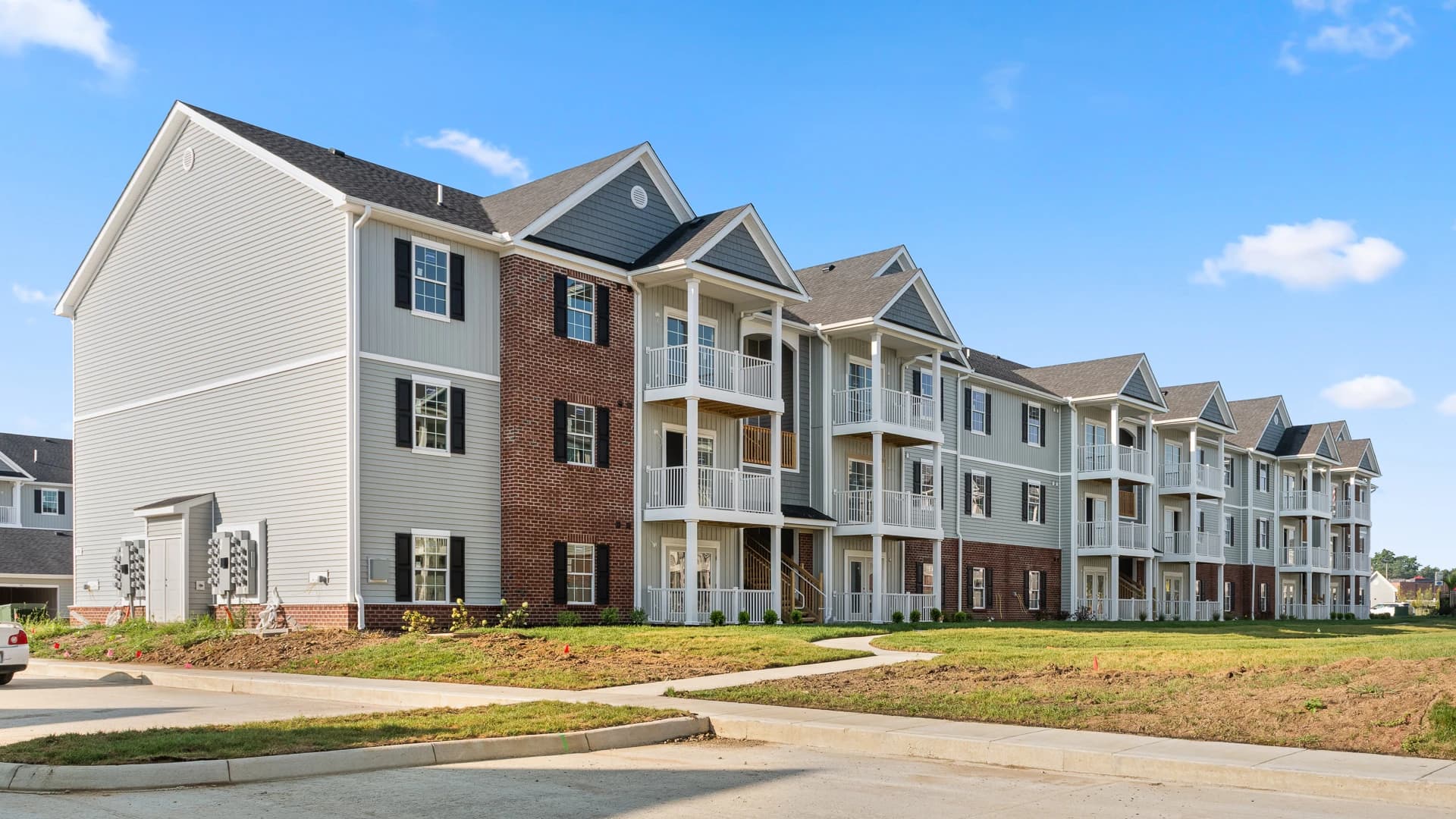 Exterior of three story apartment complex building in Etna Ohio
